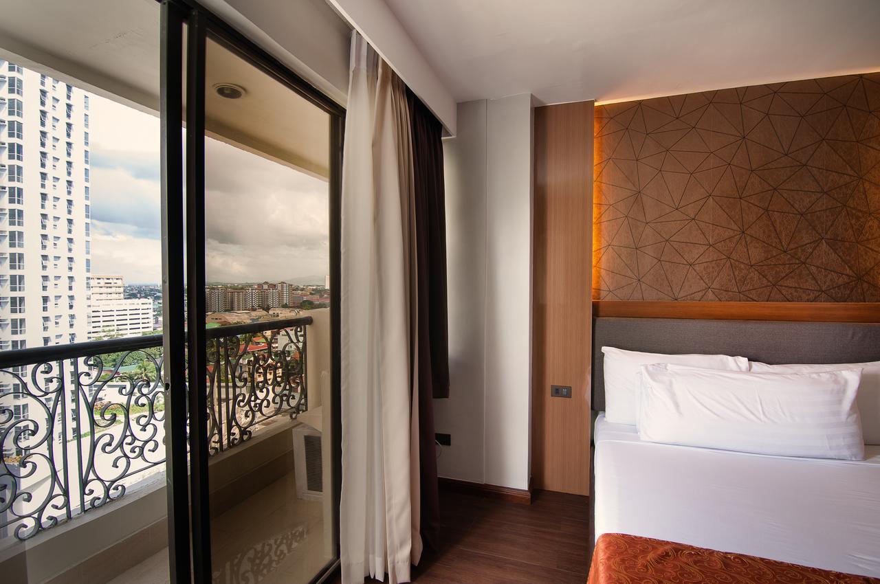 Fernandina 88 Suites Hotel Quezon City Exterior foto